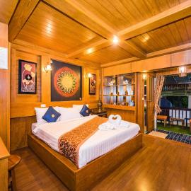 Baan Ratchapruek, hotel i Phuket