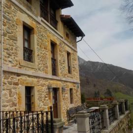 Apartamentos Rurales La Husteriza