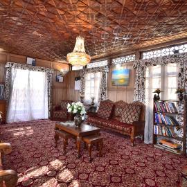 Golden Hopes Group of Houseboats
