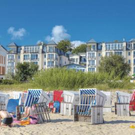 SEETELHOTEL Ostseeresidenz Bansin mit Pool und unmittelbarer Strandnähe, hotel u gradu Bansin