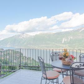 Villa Anna Apartments, hotel u gradu Tremozine Sul Garda