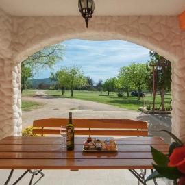 Rooms Katarina, hotel a Lozovac