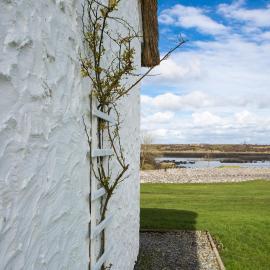 Dunguaire Thatched Cottages, hotel a Galway