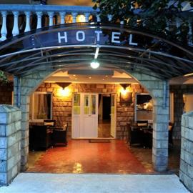 Hotel Evropa โรงแรมในพอดโกริกา