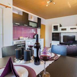 Apartment Monica, hotel i Ližnjan