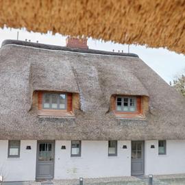 Rantum Dorf - Ferienappartments im Reetdachhaus 1& 2