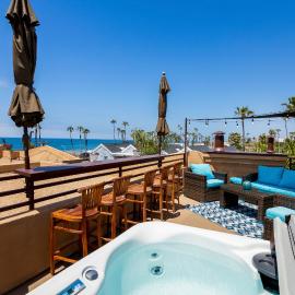Rooftop Deck Spectacular Ocean View M-A, hotel in Oceanside