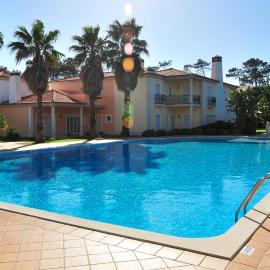 Praia Del Rei Beach 3 Pools, hotel in Amoreira
