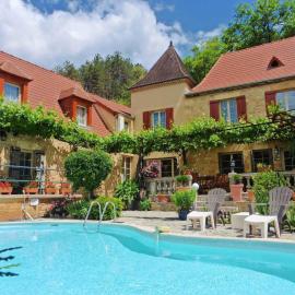 La Belle Demeure proche Sarlat, hotel a Saint-Cybranet