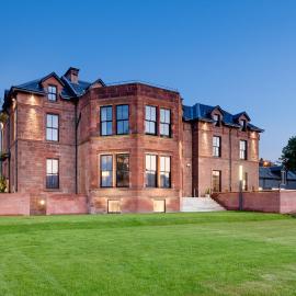The Douglas Hotel, hotell i Brodick
