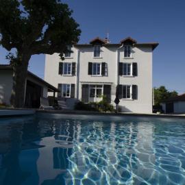 Villa La Maternite, hotel v destinaci Villieu