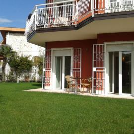 Appartamento Villa Ivan, hotel in Lazise