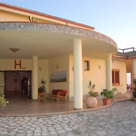Hotel La Cometa, hotell i Diamante