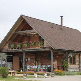 Lubāna mitrāja informācijas centrs, viešbutis mieste Abaine