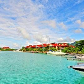Eden Island, Beach front, Luxury, 3 Bed Ensuite, WiFi, hotel in Eden Island
