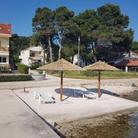 Apartment Nella, hotel u gradu Molat