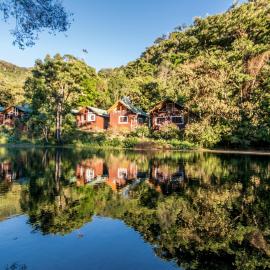 Sueños del Bosque Lodge โรงแรมในซาน เจราร์โด  เด โดตา