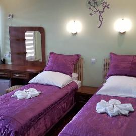 POKOJE GOŚCINNE ”ŻUBR”, hotel in Białowieża