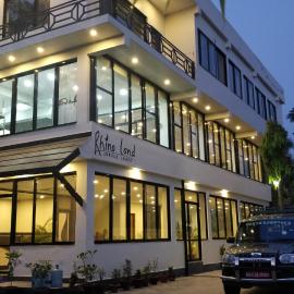 Rhino Land Jungle Lodge, hotel en Sauraha