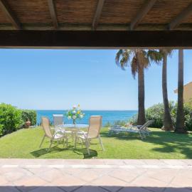Urb Playa Azul 24, hotel in Estepona