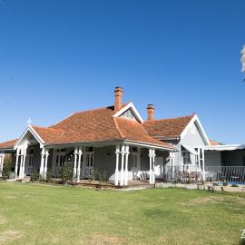 The Convent Boutique Accommodation plus Short Stay Holiday Homes, hotel in Hay