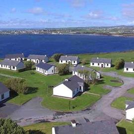 Quilty Holiday Cottages - Type A, hotel i Quilty