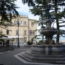 Una Casa al Belvedere, готель в Енні