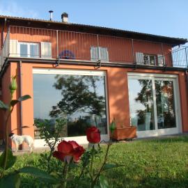 Il Grillo Parlante, отель в городе Монфорте-д'Альба