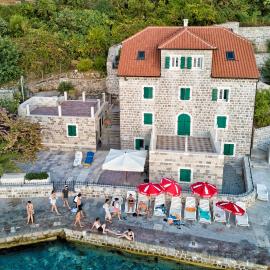 Apartments Barizon, hotel in Luštica