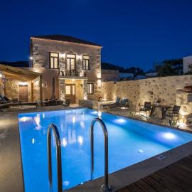 Villa Theta With Private Pool by Amara Living, hotel a Dhrapaniás
