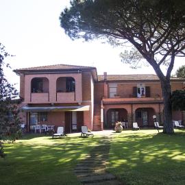 Agriturismo Pavone, готель у місті Кастільйоне-делла-Пеская