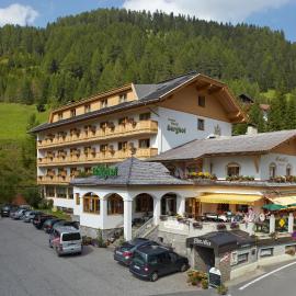 Viesnīca Hotel Berghof pilsētā Innerkrēmsa