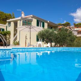 Villa Stina, hotel in Baška Voda
