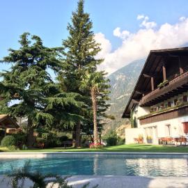 Hotel Quellenhof, hotel u gradu Naturno