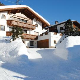 Apartment Maierhof, hotel in Flirsch