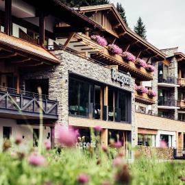 Biohotel Bergzeit, hotel din Zöblen