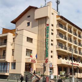 Hotel Ciucas, отель в городе Вэлени-де-Мунте