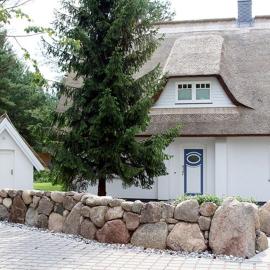 Ferienhaus Rubin mit Sauna und Kamin, Reetdachhaus am Walde