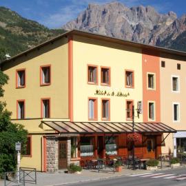 Hôtel de la Mairie, hotel v destinaci LʼArgentière-la-Bessée