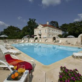 Le Manoir Saint Jean, готель у місті Saint-Paul-dʼEspis