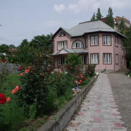 Hostel Visit Osh, хотел в Ош