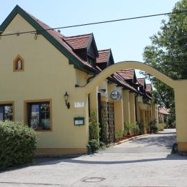 Viesnīca Levanda Panzió pilsētā Kópháza