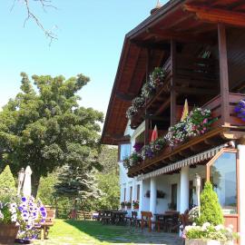 Pension Hatzis, hotel en Laion