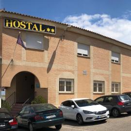 Hostal 82, hotelli kohteessa Olías del Rey