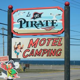 Le Pirate Motel et Camping, hotel em Cap-Chat