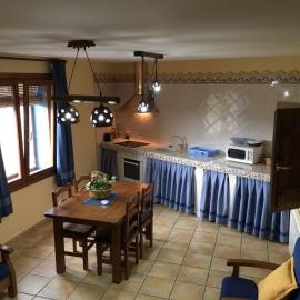 Casa Rural Del Antiguo Hojalatero, hotel em Ibdes