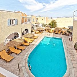 Sellada Apartments、カマリのホテル