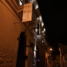 B&B BORGO FORNACI، فندق في أندريا