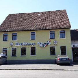 Hotel La Cascina, viešbutis mieste Venigsenas