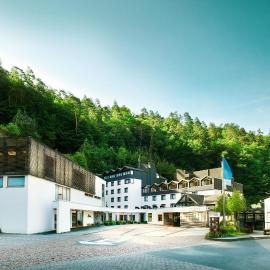 Hotel Zugbrücke Grenzau GmbH, готель у місті Гер-Ґренцгаузен